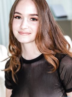 Hazel Moore - هايزل مور